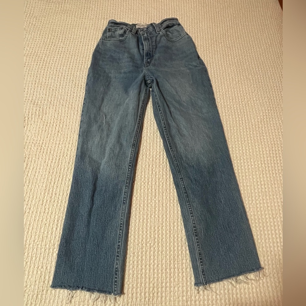 Abercrombie & Fitch Curve Love The 90’s Straight Leg Ultra High Rise Jeans